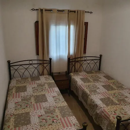 To Petrino: μια παραδοσιακή κατοικία Apartment Agios Kiprianos