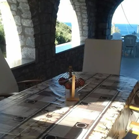 Apartment To Petrino: μια παραδοσιακή κατοικία Agios Kiprianos